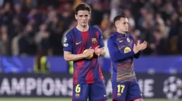 صورة | على طريقة بيكيه.. جافي يستفز جمهور إسبانيول ويشتبك مع لاعبيه